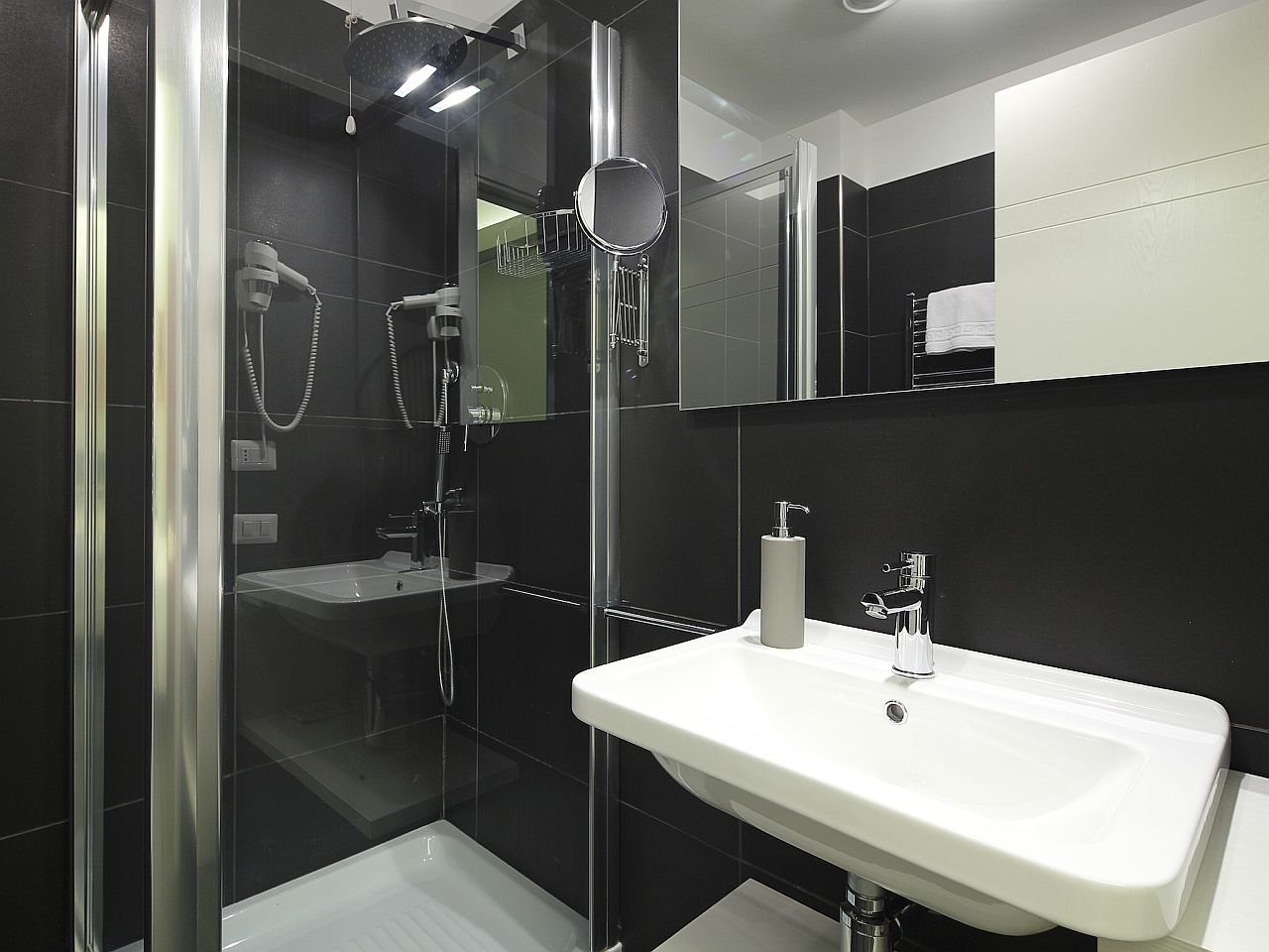 Nearhome Smart Suites Guest House Roma Esterno foto