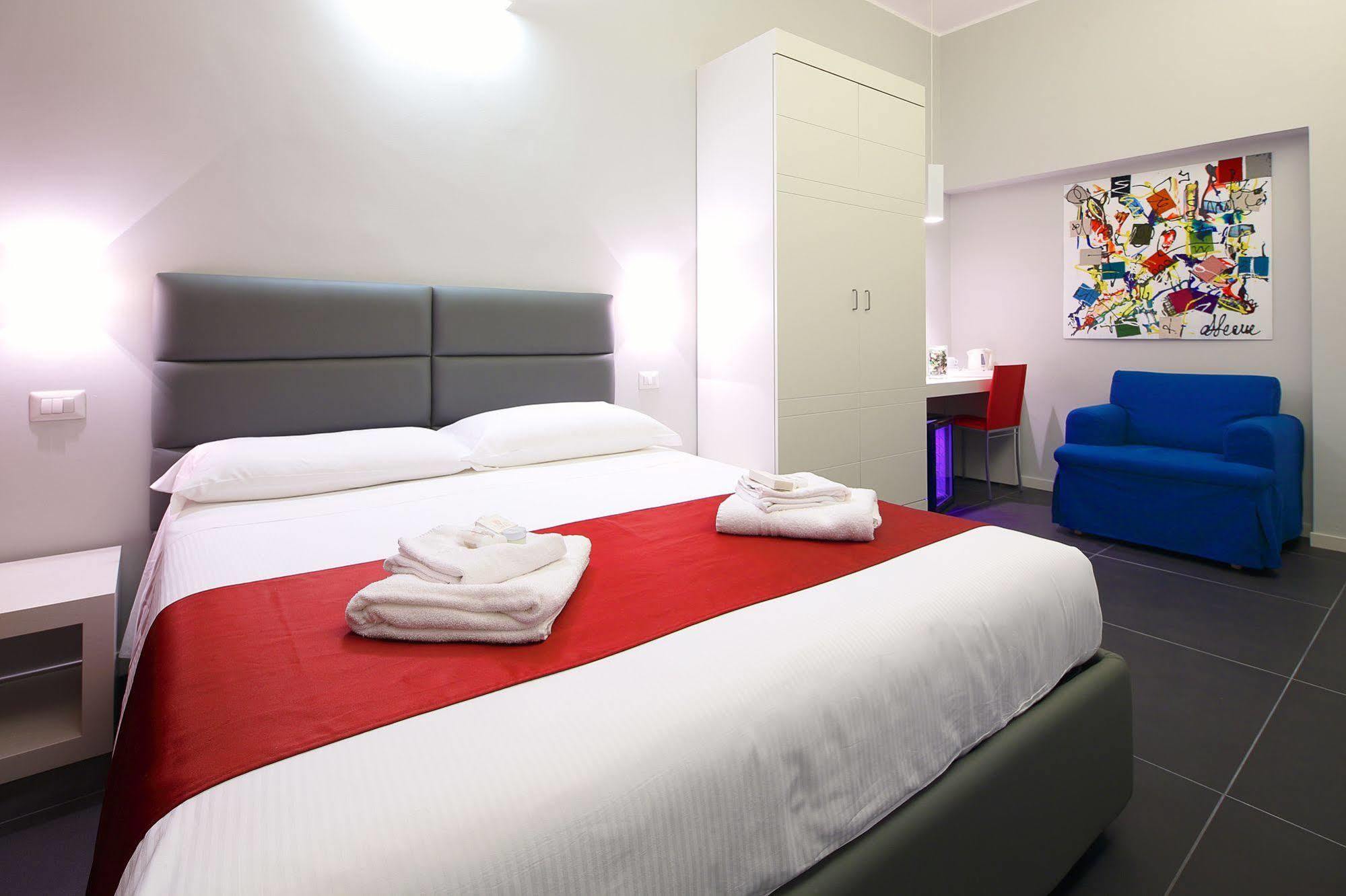 Nearhome Smart Suites Guest House Roma Esterno foto