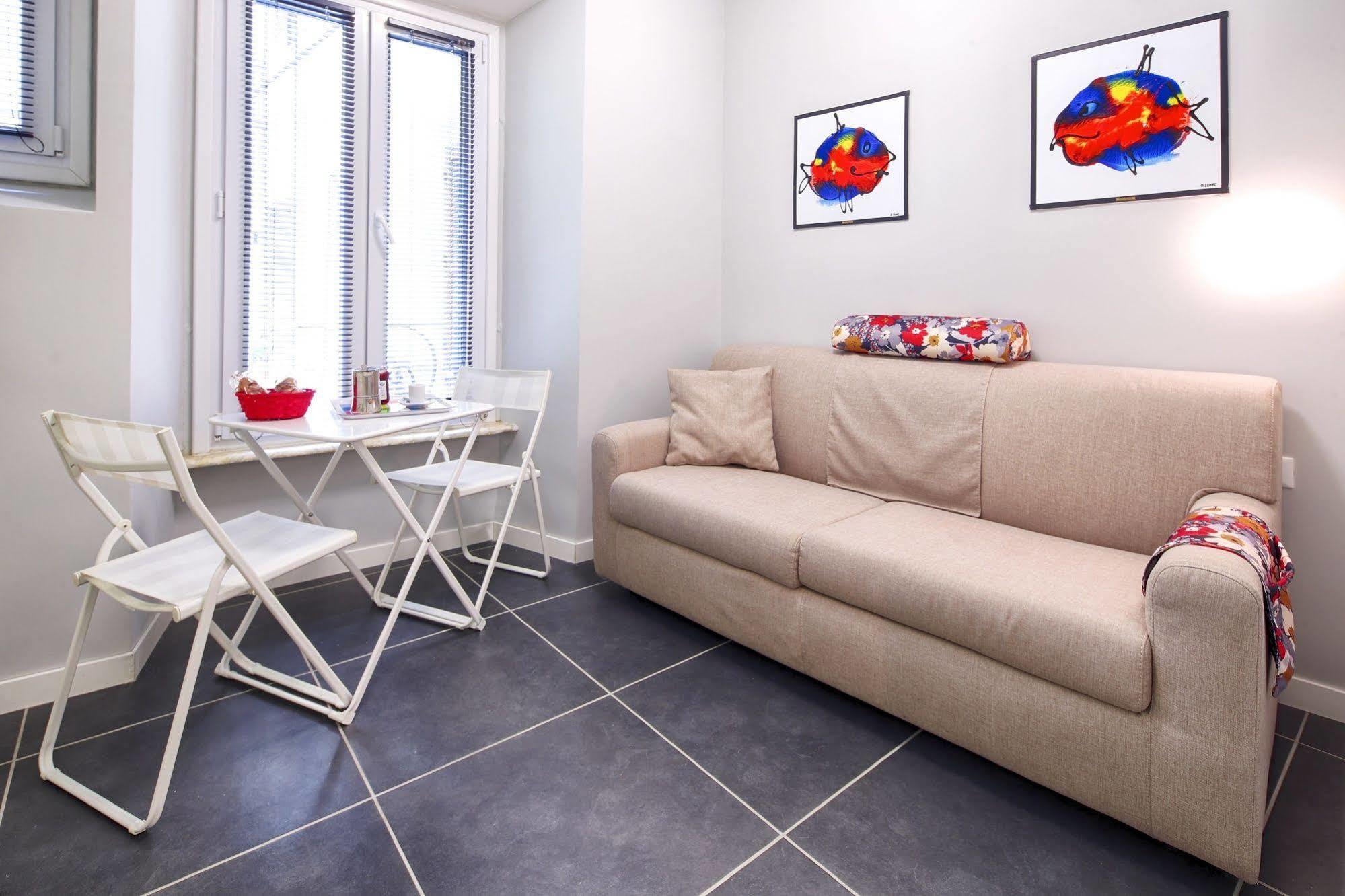 Nearhome Smart Suites Guest House Roma Esterno foto