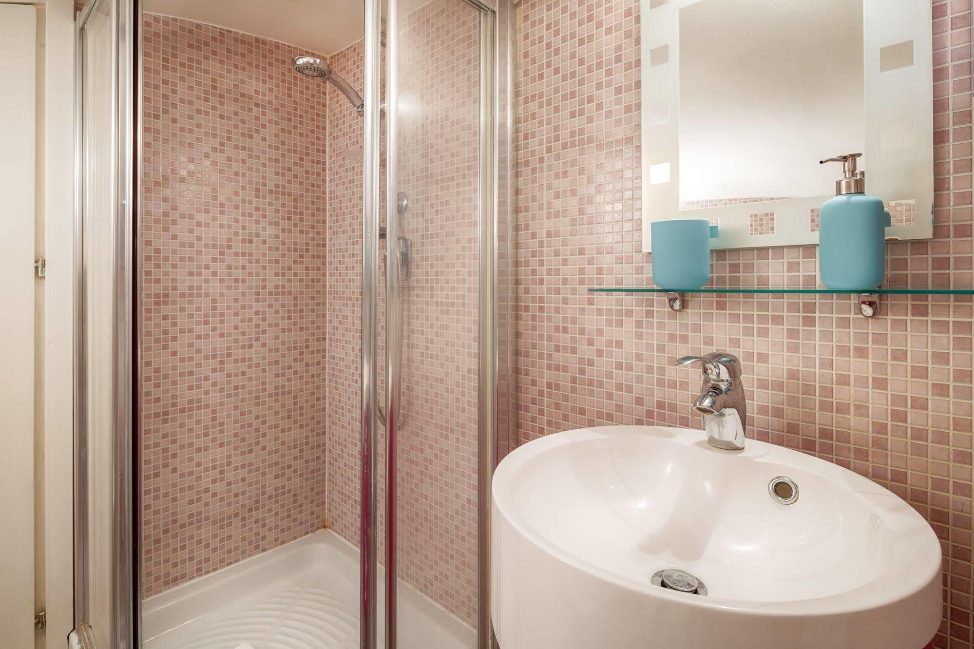 Nearhome Smart Suites Guest House Roma Esterno foto